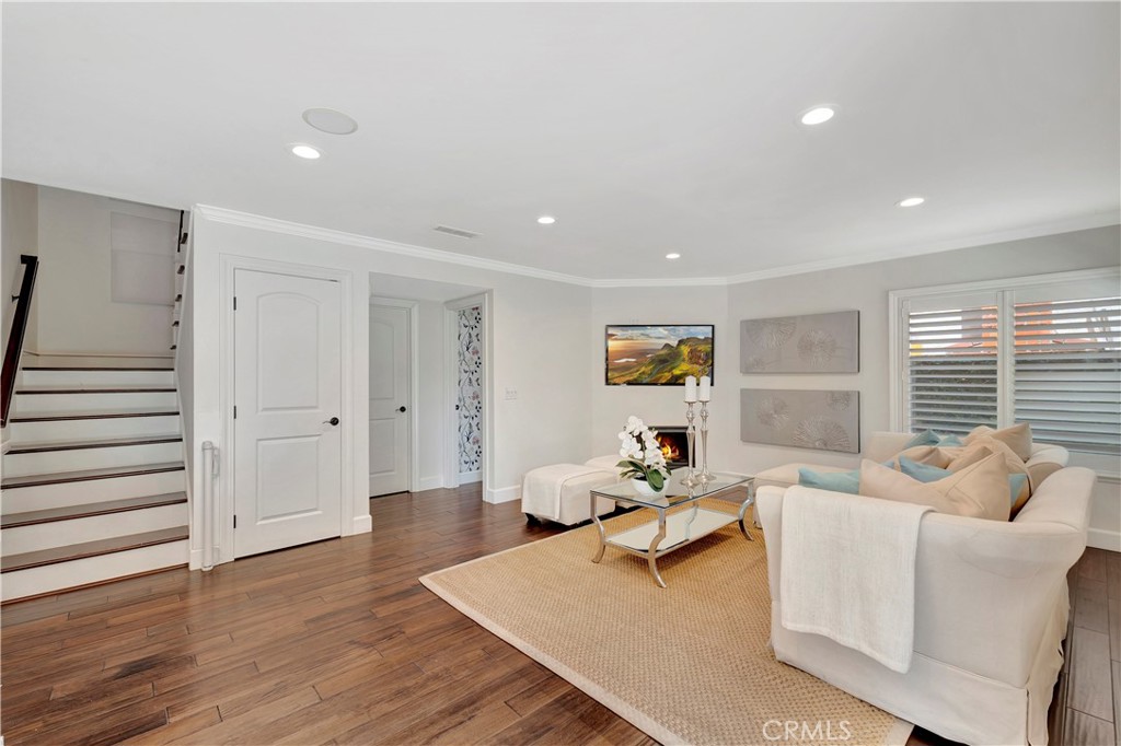 MLS #OC25183386 img 13