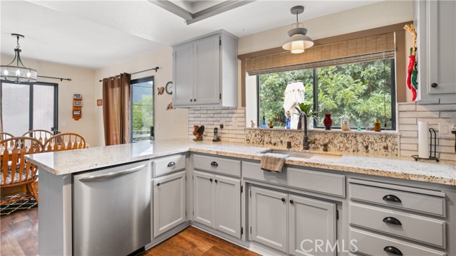 10018 El Capitan Way, Kelseyville CA: https://media.crmls.org/medias/2214f3f2-8c0a-492f-a4e4-dff78aa590b6.jpg