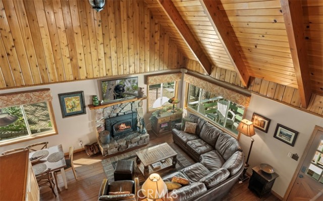 653 Temple Lane, Big Bear Lake CA: https://media.crmls.org/medias/2215ccd8-d3f7-4403-b979-bc6bbd1ac183.jpg