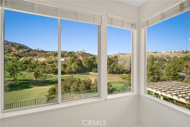 Detail Gallery Image 9 of 19 For 3815 Calle Joaquin, Calabasas,  CA 91302 - 4 Beds | 2/1 Baths