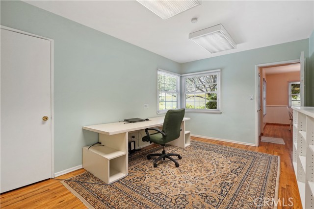 14224 Enadia Way, Van Nuys CA: https://media.crmls.org/medias/2216a962-e5e2-4195-ba5d-07286a2f2590.jpg