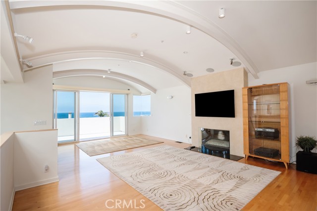 701 Bayview Drive, Manhattan Beach, California 90266, 3 Bedrooms Bedrooms, ,3 BathroomsBathrooms,Residential,Sold,Bayview,SB22103178