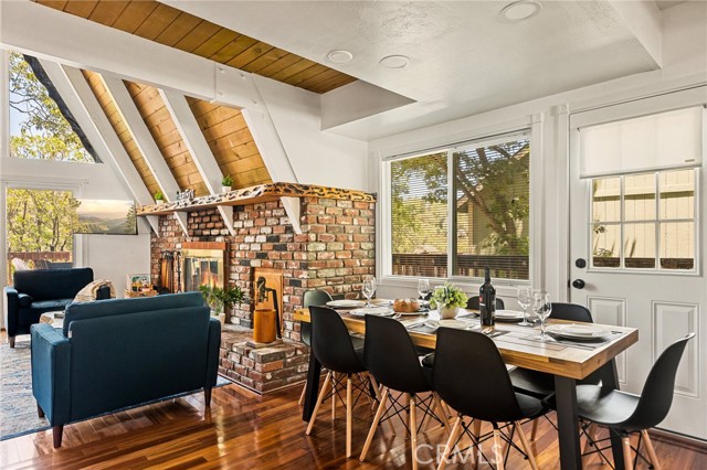 1296 Calgary Drive, Lake Arrowhead CA: https://media.crmls.org/medias/221819df-5f4f-43e6-b210-bf4f67f3ee05.jpg