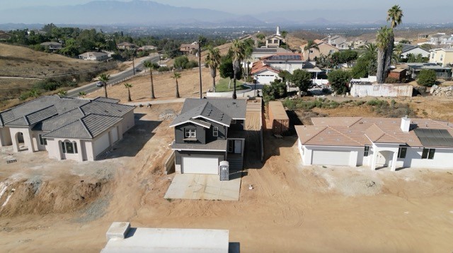 Detail Gallery Image 3 of 22 For 13024 via Verrazano, Riverside,  CA 92503 - 3 Beds | 2/1 Baths