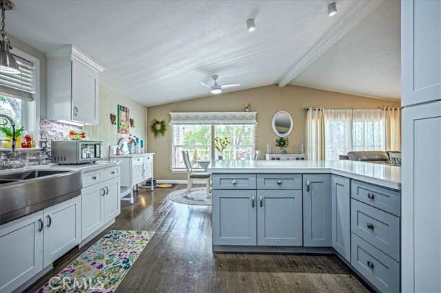 Detail Gallery Image 11 of 52 For 15181 Van Buren Bld #178,  Riverside,  CA 92504 - 3 Beds | 2 Baths