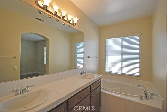 27849 Alta Vista Avenue, Valencia CA: https://media.crmls.org/medias/22194045-7cd8-4146-88a9-f7f4d847149f.jpg