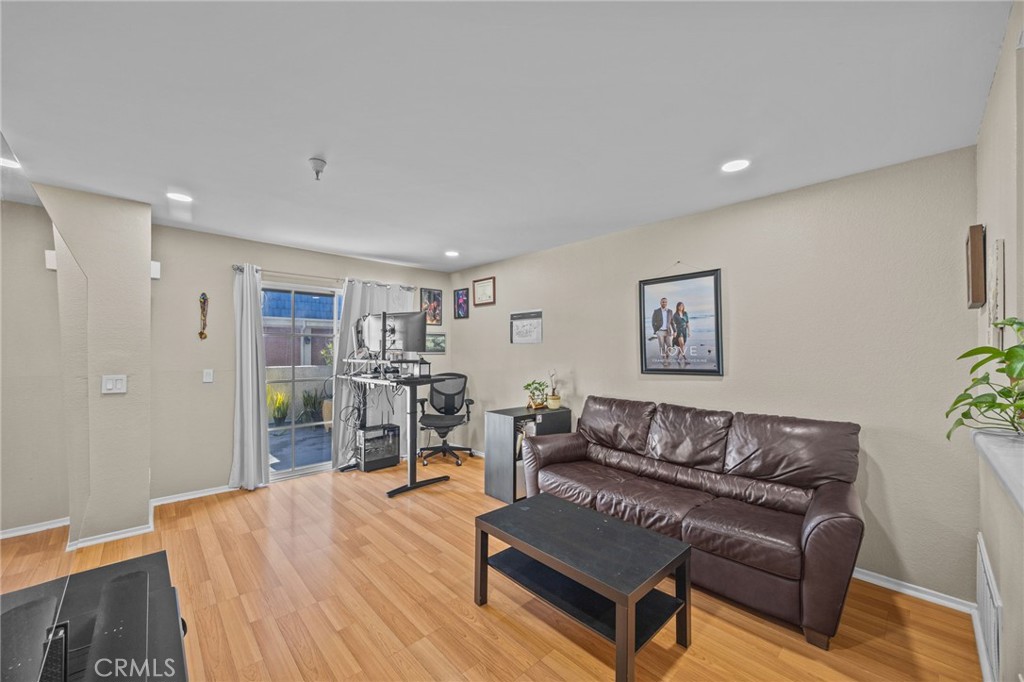 MLS #OC25246955 image #5