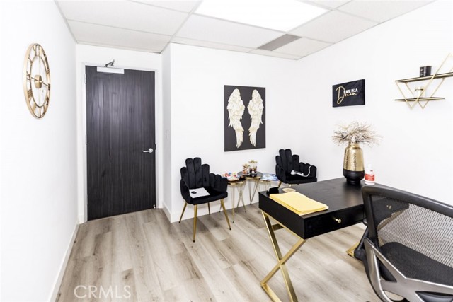 4419 Van Nuys Boulevard, Sherman Oaks CA: https://media.crmls.org/medias/2219b757-9955-41fd-9416-310b2e9a13c5.jpg