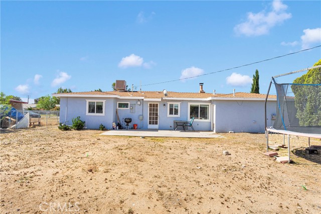 21822 Dotame Ave, Apple Valley CA: https://media.crmls.org/medias/221a0935-fc09-4023-8725-5b87da11dcee.jpg