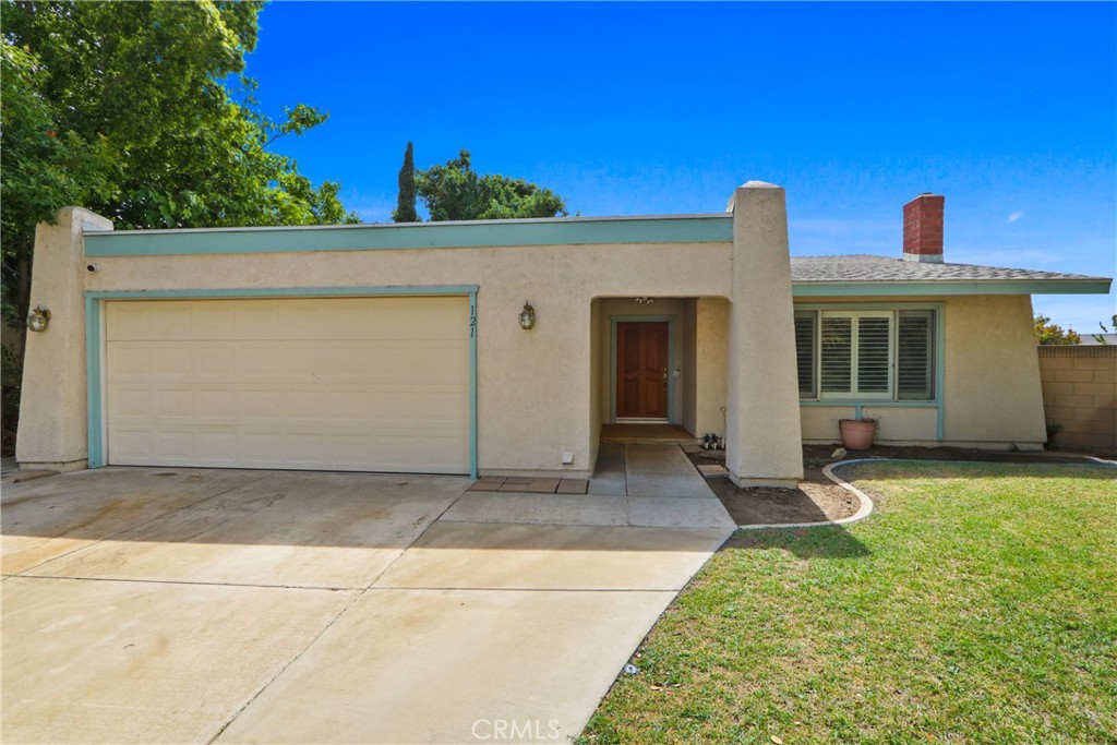 121 S Connie Circle