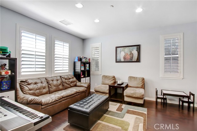 9271 Millionaire Lane, Riverside CA: https://media.crmls.org/medias/221a8451-bd24-48e2-8a33-6e5331f56838.jpg