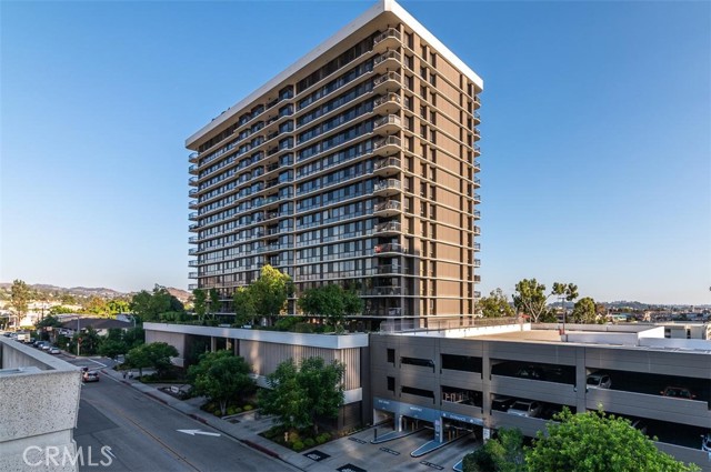 222 Monterey Road, Glendale CA: https://media.crmls.org/medias/221ac2ee-4c68-4172-a5b7-215b64beb875.jpg