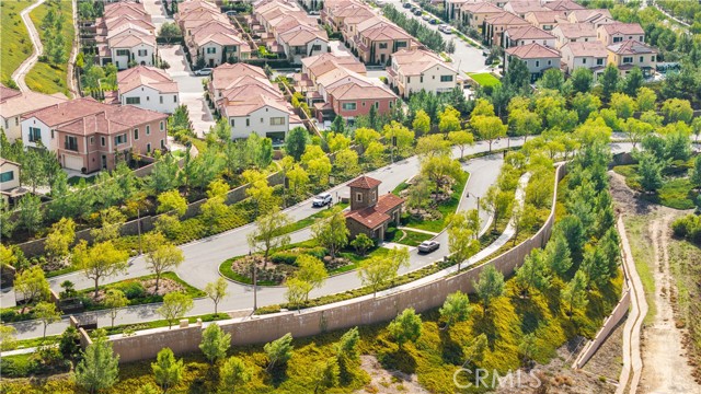 100 Viano, Irvine CA: https://media.crmls.org/medias/221aec2f-a3f5-41a1-9253-07af97031391.jpg