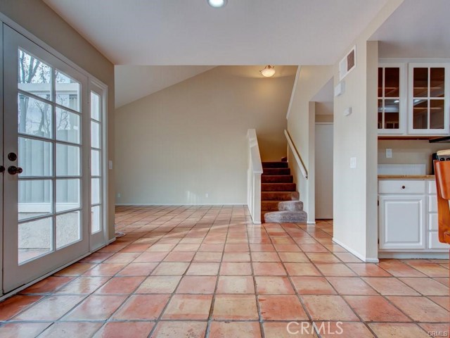 Detail Gallery Image 6 of 22 For 115 Stanford Ct #50,  Irvine,  CA 92612 - 2 Beds | 1/1 Baths