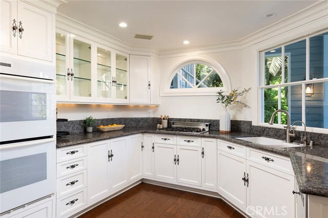 Detail Gallery Image 21 of 48 For 2163 Crestview Dr, Laguna Beach,  CA 92651 - 3 Beds | 2/1 Baths