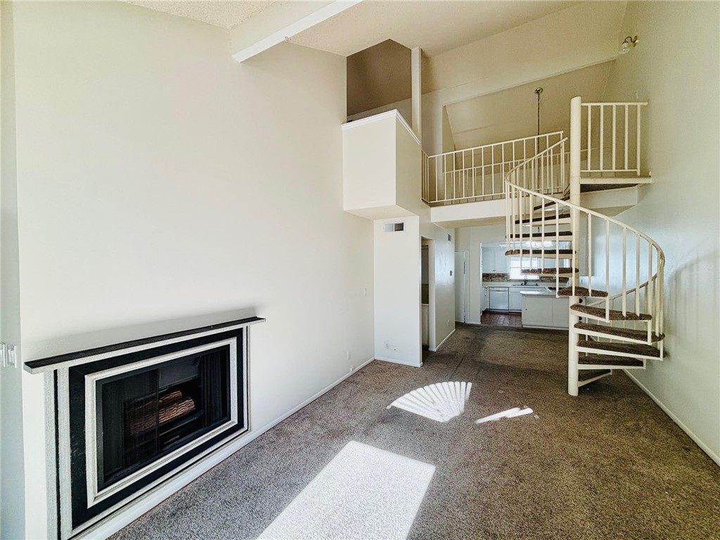 Detail Gallery Image 4 of 16 For 26758 Claudette St #428,  Canyon Country,  CA 91351 - 2 Beds | 2 Baths