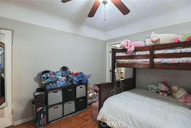 Detail Gallery Image 19 of 36 For 410 E 60th St, Long Beach,  CA 90805 - 5 Beds | 3 Baths