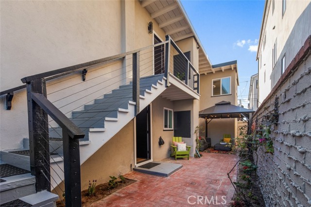 23 65th Place, Long Beach CA: https://media.crmls.org/medias/221c295d-b28d-419a-b6b5-c5b77e1cc622.jpg