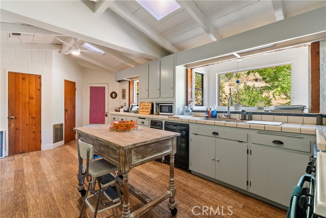 Detail Gallery Image 12 of 74 For 3700 Las Pilitas, Santa Margarita,  CA 93453 - 5 Beds | 3 Baths