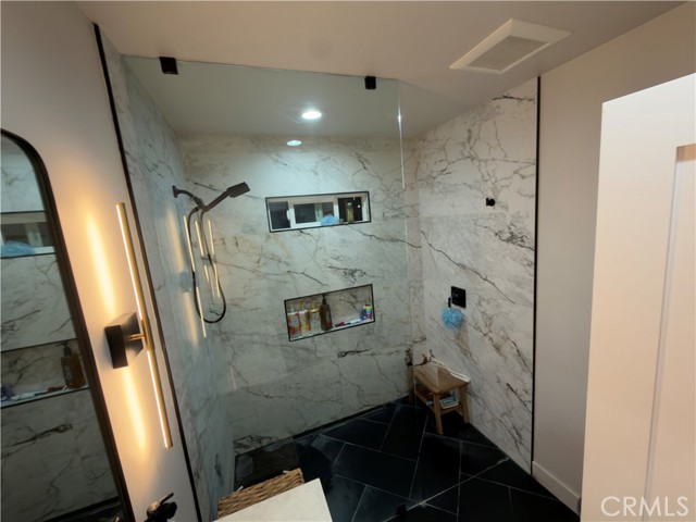 Detail Gallery Image 11 of 14 For 11733 Sunglow, Santa Fe Springs,  CA 90670 - 3 Beds | 1/1 Baths