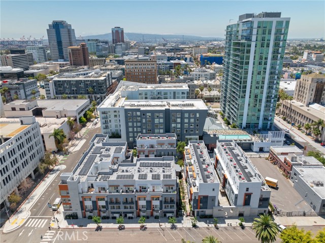 225 Elm Avenue, Long Beach CA: https://media.crmls.org/medias/221f614e-205d-4c05-83f8-6267bf058596.jpg