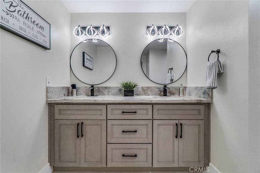 MLS #OC25260184 image #24