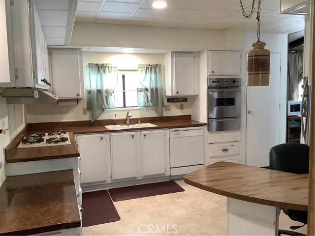 Detail Gallery Image 18 of 68 For 19242 Monterey St, Hesperia,  CA 92345 - 3 Beds | 2 Baths