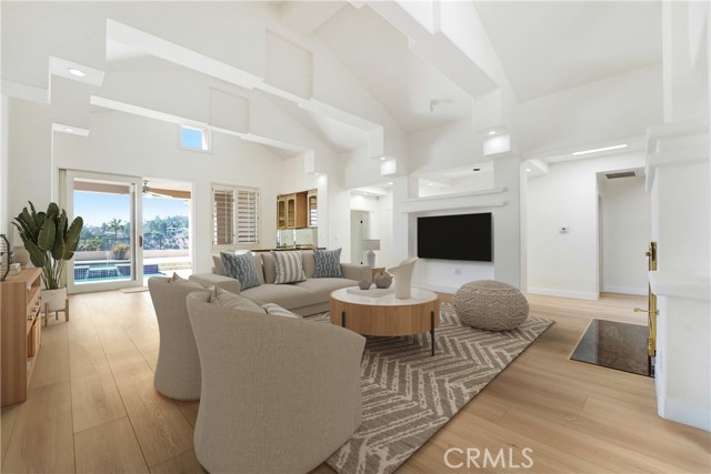 Detail Gallery Image 4 of 28 For 4570 Park Marbella, Calabasas,  CA 91302 - 3 Beds | 3 Baths
