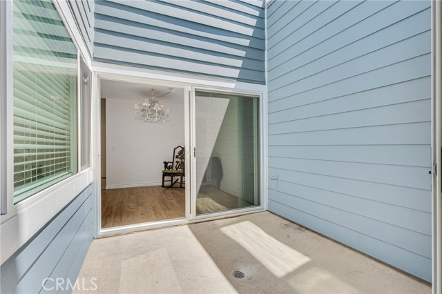 Detail Gallery Image 6 of 33 For 5835 Etiwanda Ave, Tarzana,  CA 91356 - 2 Beds | 2/1 Baths