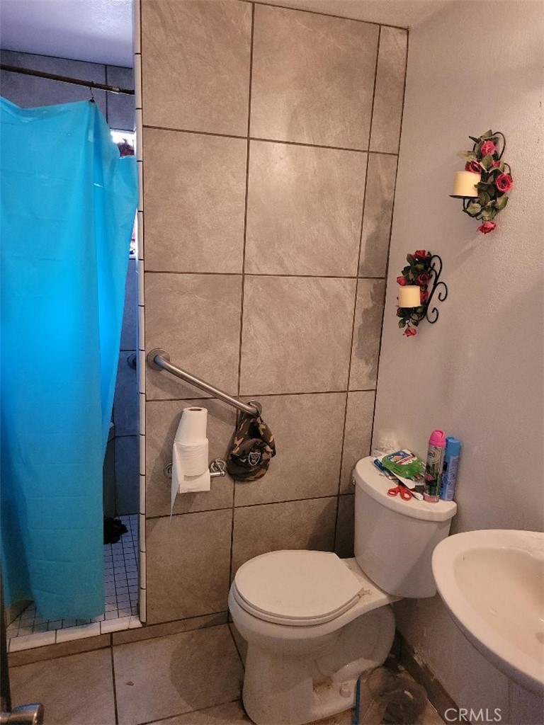 https://media.crmls.org/medias/222128f5-2c47-41d4-84f0-0299f3855020.jpg?preset=X-Large