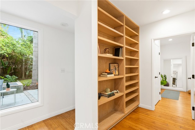 1156 S Carmelina Avenue, Los Angeles CA: https://media.crmls.org/medias/22223fa4-6f7a-42f7-bcb0-9250fb357b81.jpg