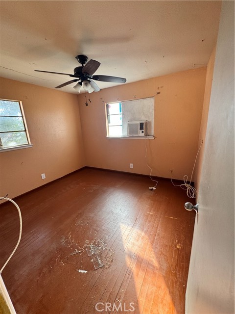 Detail Gallery Image 17 of 27 For 5703 E Hampton, Fresno,  CA 93727 - 3 Beds | 1 Baths