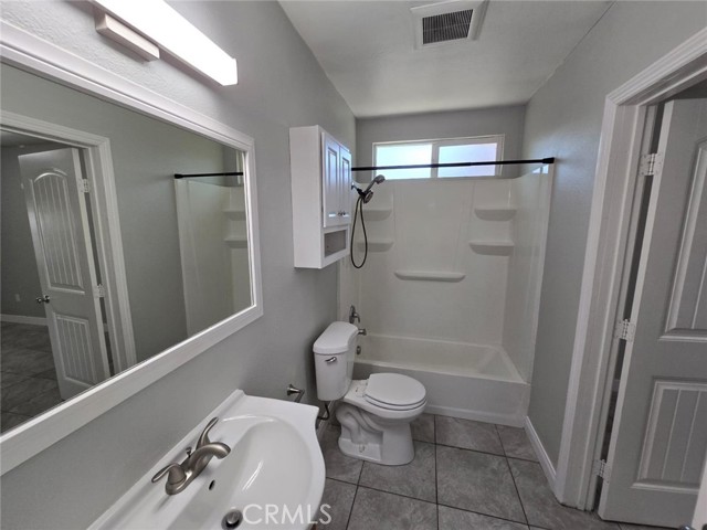 Detail Gallery Image 16 of 18 For 8844 Emerald (Rear Unit) Ave, Fontana,  CA 92335 - 2 Beds | 1 Baths