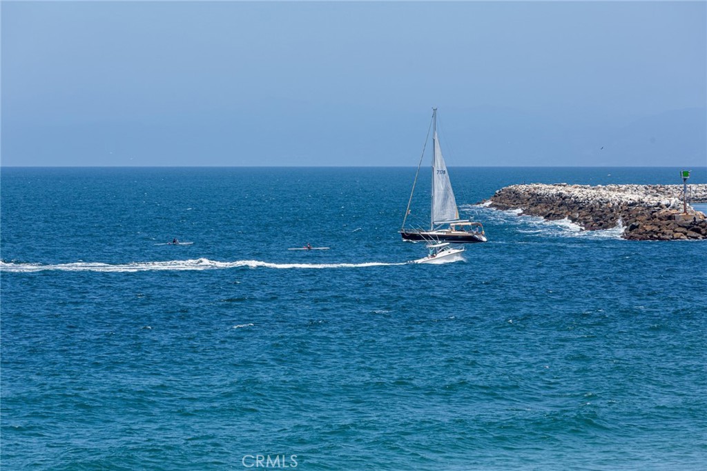 https://media.crmls.org/medias/222315e6-9eff-4e37-8929-6605bb67b962.jpg?preset=X-Large