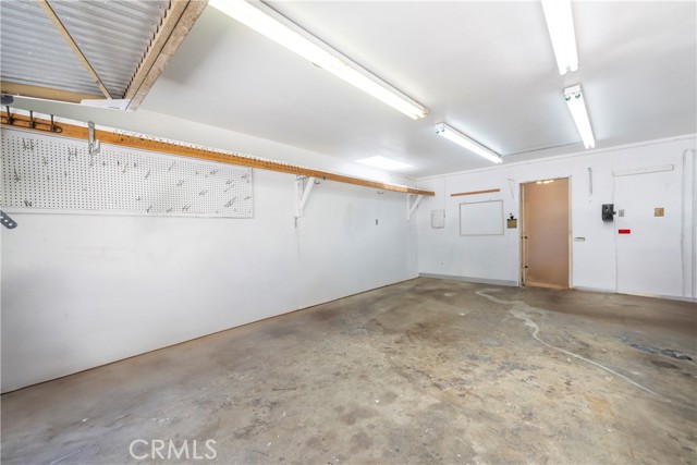 5347 E Bergh Drive, Anaheim Hills CA: https://media.crmls.org/medias/22231709-6b24-4826-b000-102fd34d5f27.jpg