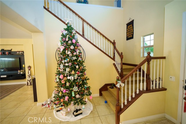 Detail Gallery Image 12 of 20 For 27462 English Ivy Ln, Canyon Country,  CA 91387 - 5 Beds | 3 Baths