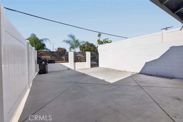 13214 Stagg Street photo 12