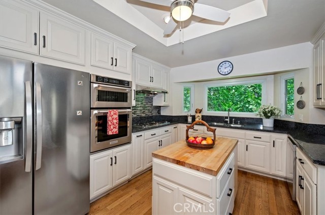 789 Jagerhorn Dr, Lake Arrowhead, CA 92352