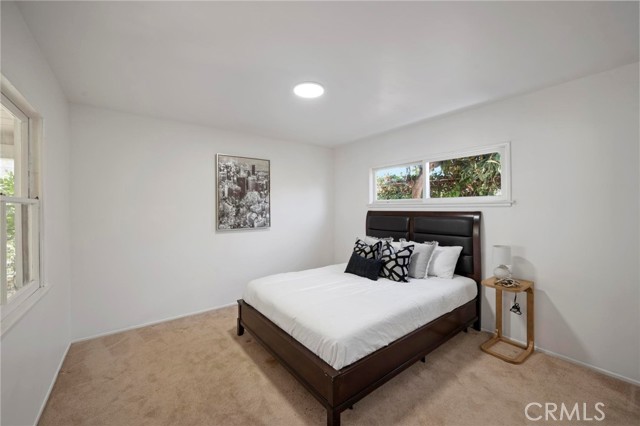 Detail Gallery Image 16 of 30 For 6820 Encino Ave, Van Nuys,  CA 91406 - 3 Beds | 2 Baths