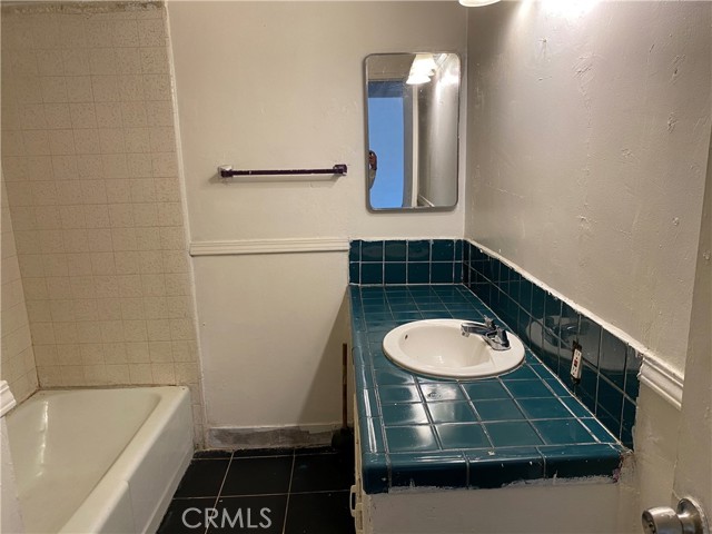 1108 Monterey Street, Bakersfield CA: https://media.crmls.org/medias/22238a7b-880e-4ade-9020-c3f5d33ea4dd.jpg