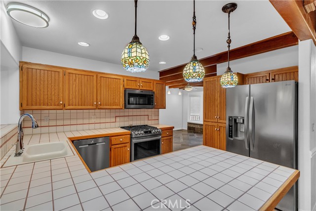 Detail Gallery Image 15 of 39 For 23916 Cresta Dr, Crestline,  CA 92325 - 3 Beds | 2/1 Baths