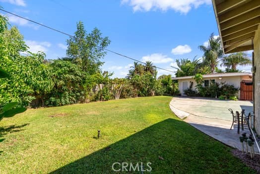 7839 Los Arboles Place, Riverside CA: https://media.crmls.org/medias/2224e41e-dc68-43bd-b42d-07a4fe5775ab.jpg