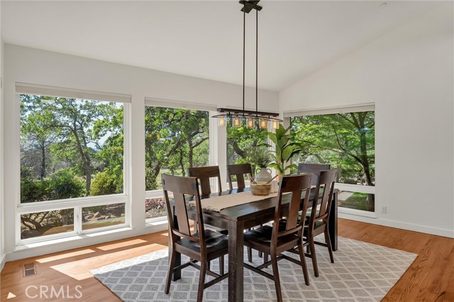 Detail Gallery Image 25 of 73 For 189 Indian Cliffs Drive, Chico,  CA 95973 - 3 Beds | 3/1 Baths