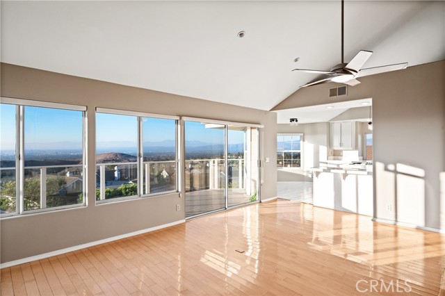 6 Saros, Irvine CA: https://media.crmls.org/medias/222759c8-dc12-4348-b223-ea157d5230b7.jpg