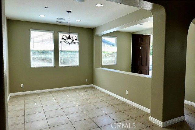 Detail Gallery Image 12 of 47 For 5919 Lawson Peak, Fontana,  CA 92336 - 4 Beds | 3 Baths