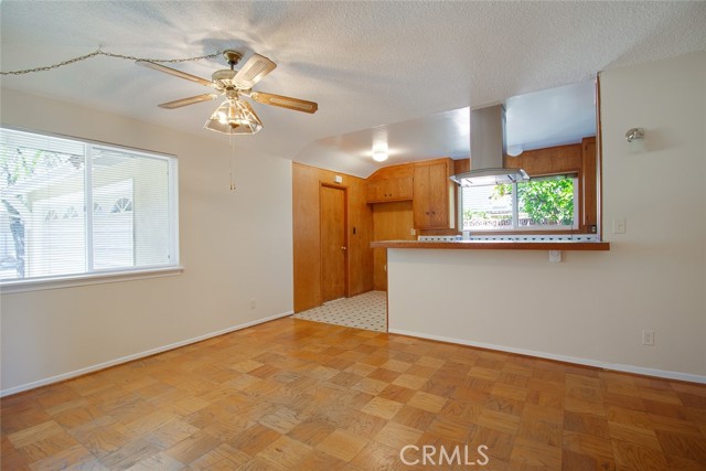 Detail Gallery Image 3 of 19 For 22214 Marlin Pl, Canoga Park,  CA 91303 - 3 Beds | 2 Baths