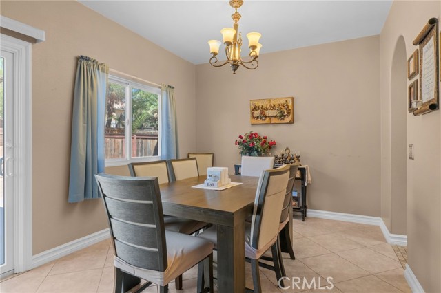 12776 Berrydale Street, Victorville CA: https://media.crmls.org/medias/2228129e-01b7-4817-82aa-c96517d51b7f.jpg