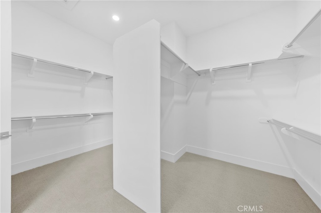 https://media.crmls.org/medias/2228706f-c4a3-4ab8-a10c-0e795c10d5ff.jpg?preset=X-Large
