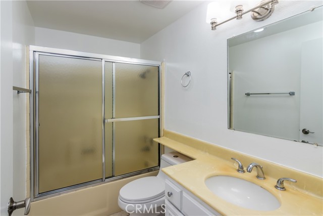 Detail Gallery Image 13 of 21 For 20235 Keswick St #102,  Winnetka,  CA 91306 - 2 Beds | 2 Baths