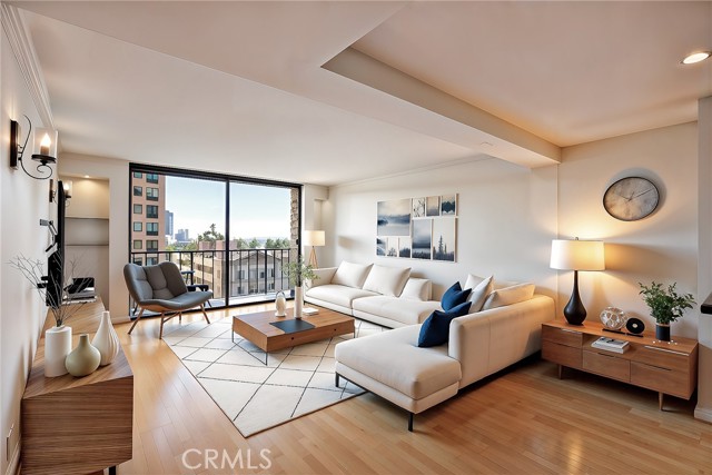 Detail Gallery Image 3 of 33 For 10535 Wilshire #912,  Los Angeles,  CA 90024 - 2 Beds | 2 Baths